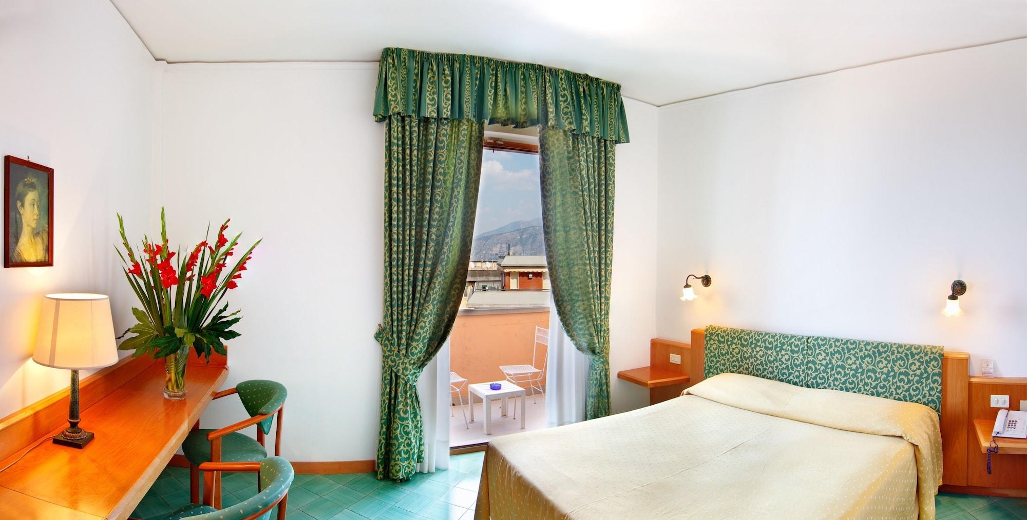 Hotel Villa Maria Sorrento Esterno foto
