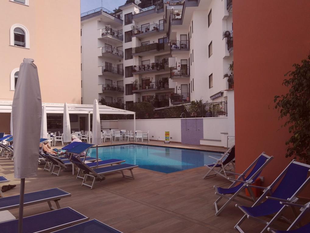 Hotel Villa Maria Sorrento Esterno foto