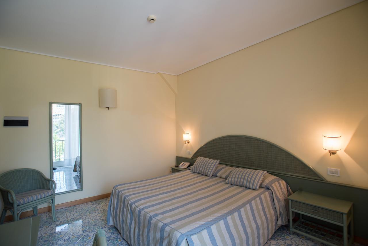 Hotel Villa Maria Sorrento Esterno foto