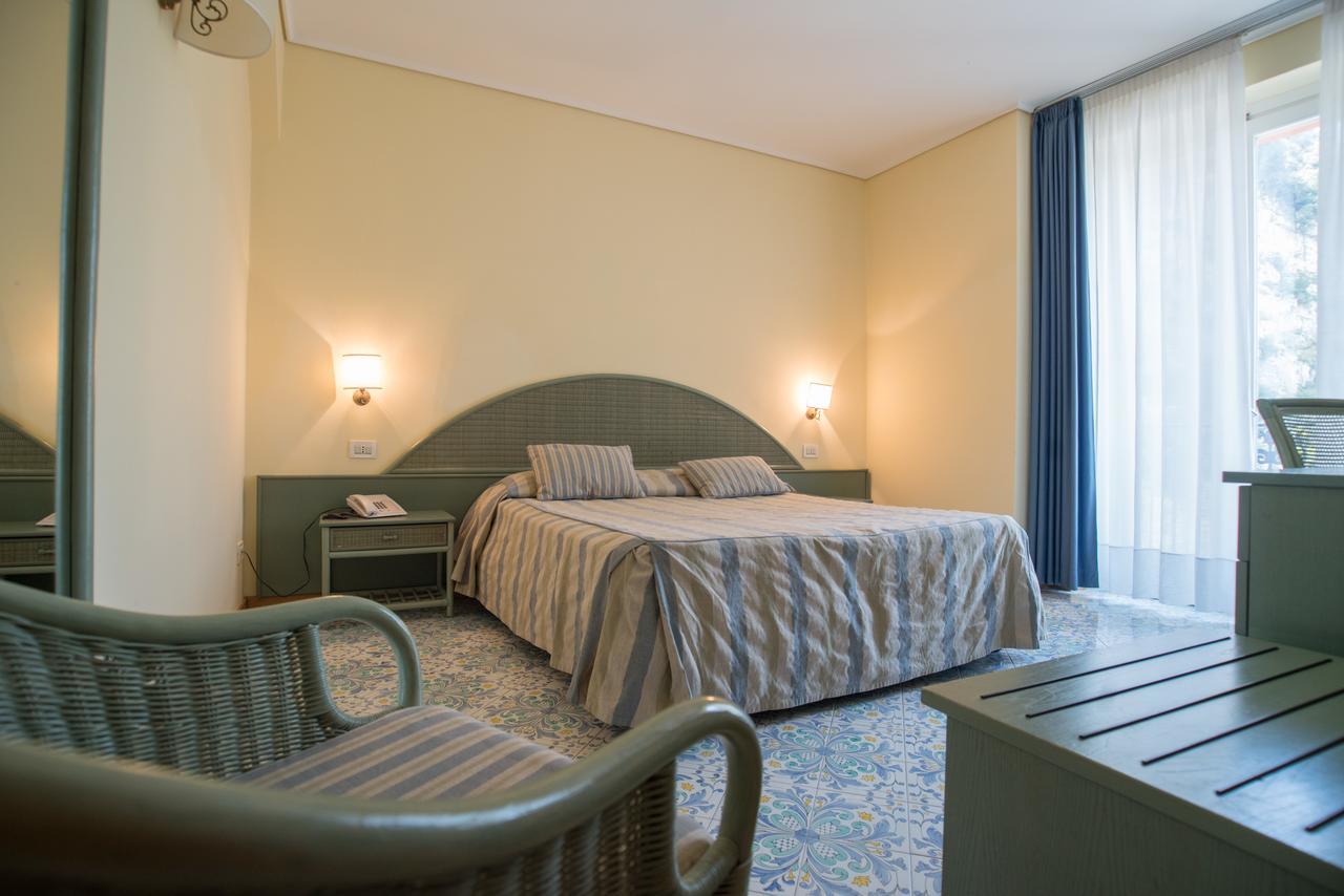 Hotel Villa Maria Sorrento Esterno foto